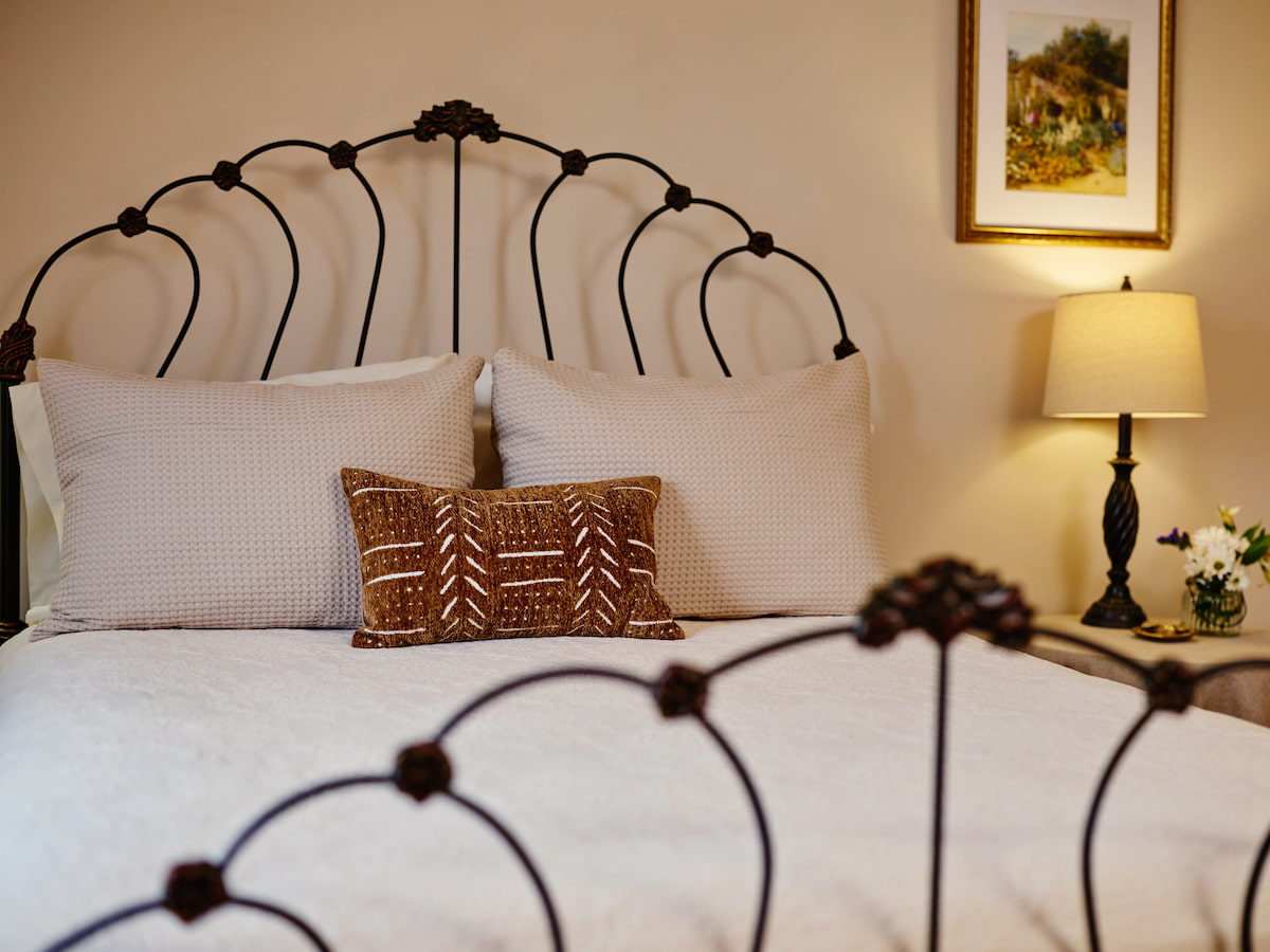 The Cottage Garden - queen bed