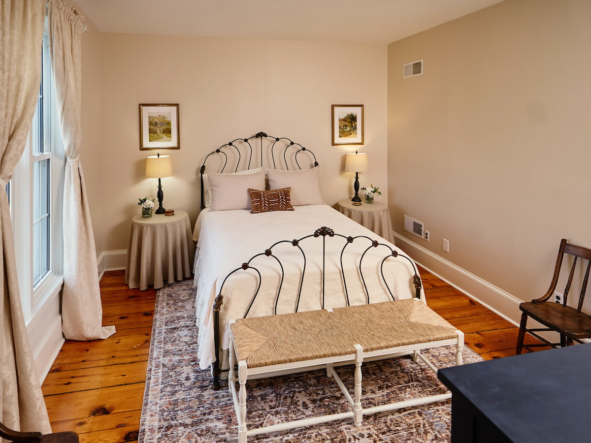 The Cottage Garden - full room