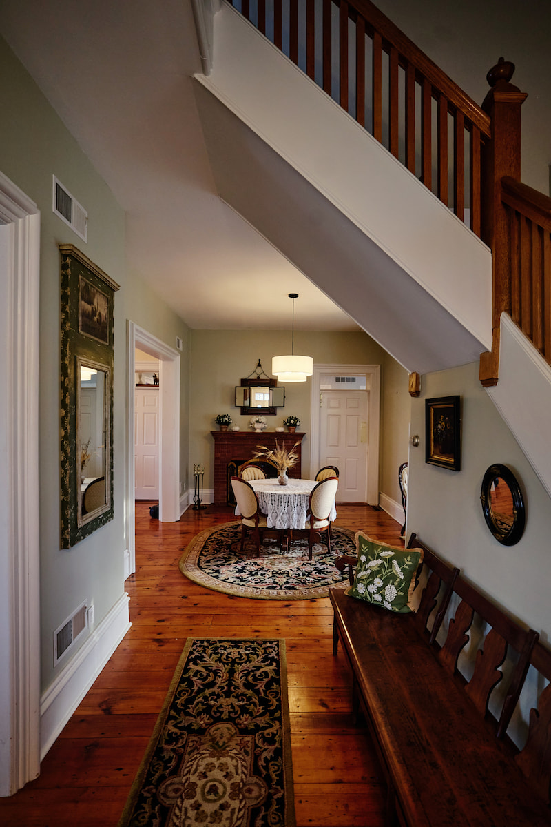 The foyer of Woodruff Manor