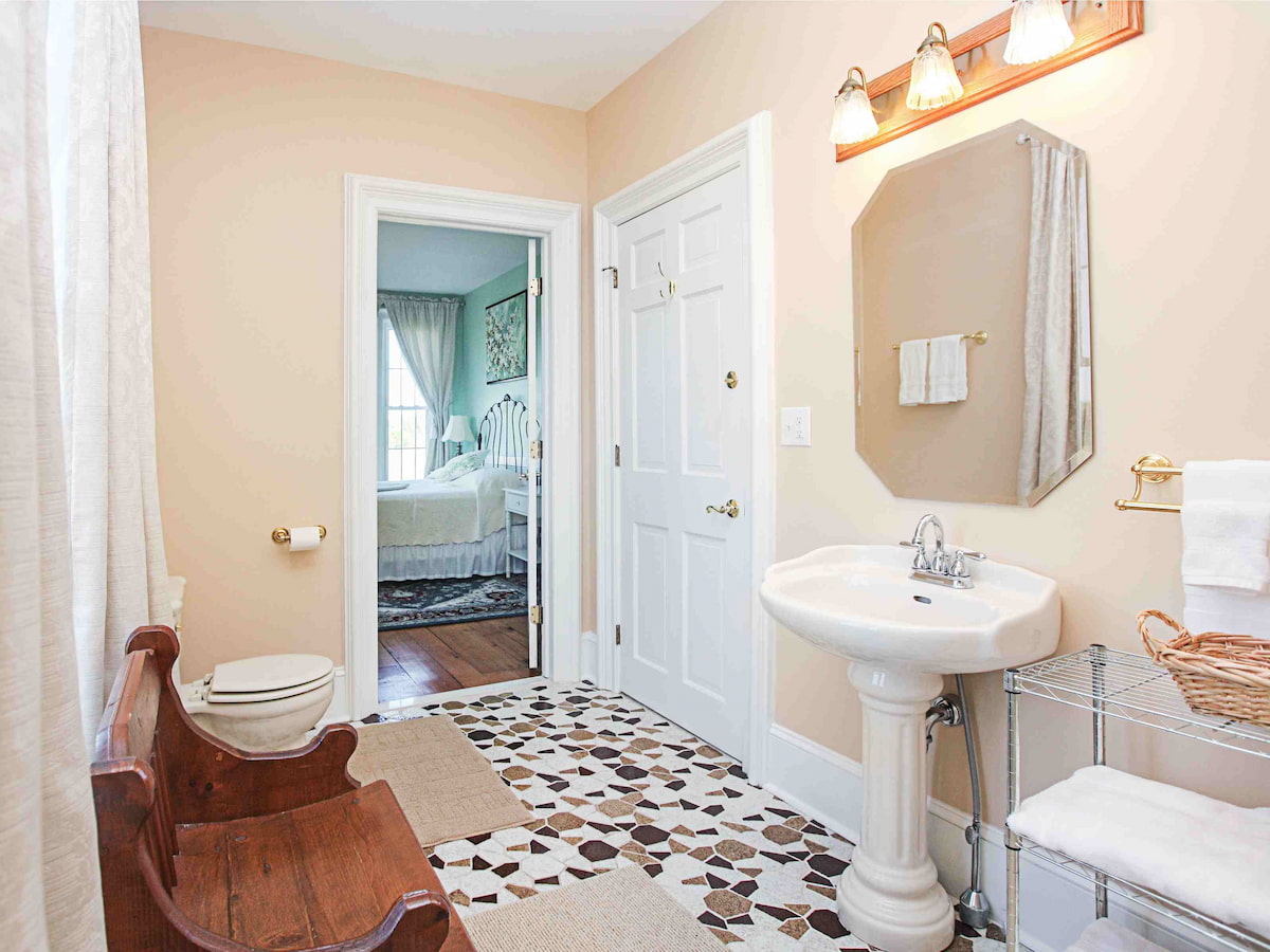 The Willow - room view